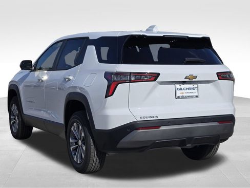 New 2026 Chevrolet Equinox LT w/ Convenience Package II FWD image 5