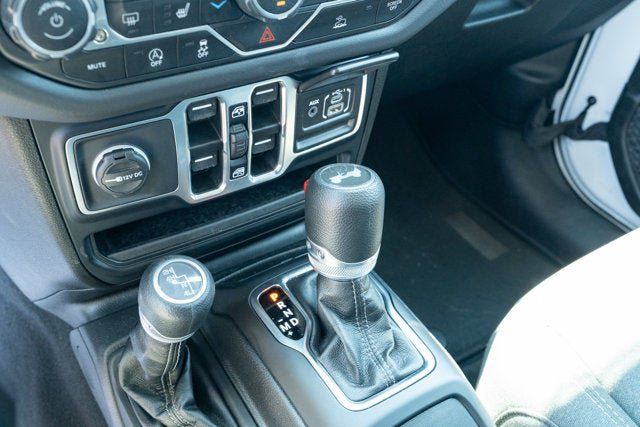 Certified 2025 Jeep Wrangler Unlimited Sahara AWD/4WD image 21