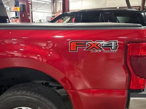 Used 2022 Ford F250 Lariat w/ Lariat Value Package AWD/4WD image 13