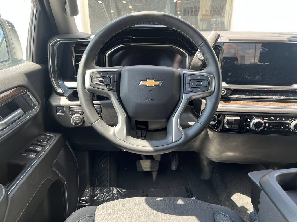 New 2025 Chevrolet Silverado 1500 LT AWD/4WD image 13