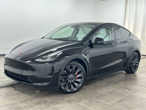 Used 2024 Tesla Model Y Performance image 1