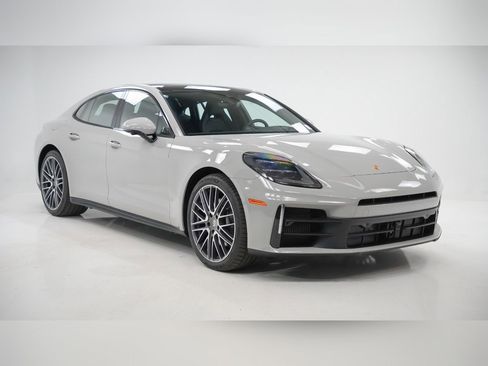 New 2025 Porsche Panamera 4 image 8