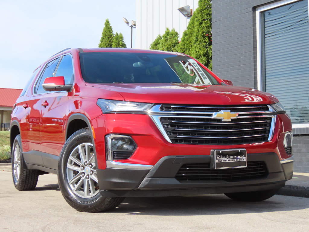 Used 2023 Chevrolet Traverse LT w/ LPO, Floor Liner Package AWD/4WD image 1