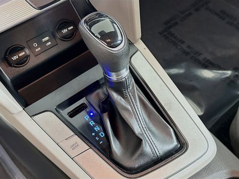 Used 2019 Hyundai Elantra SE image 20