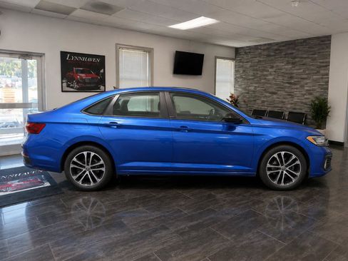 Used 2024 Volkswagen Jetta Sport FWD image 7