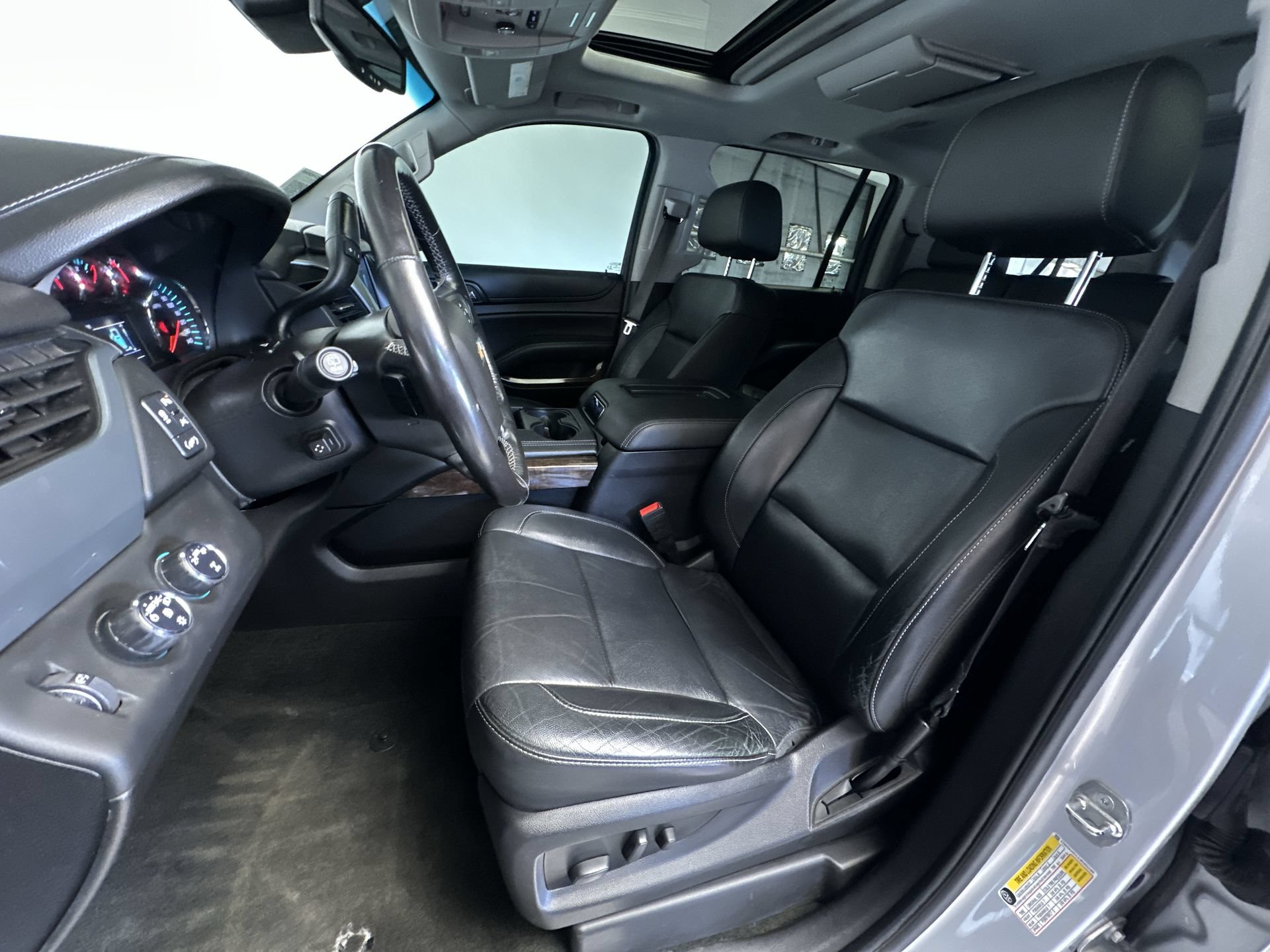 Used 2018 Chevrolet Suburban LT AWD/4WD image 13