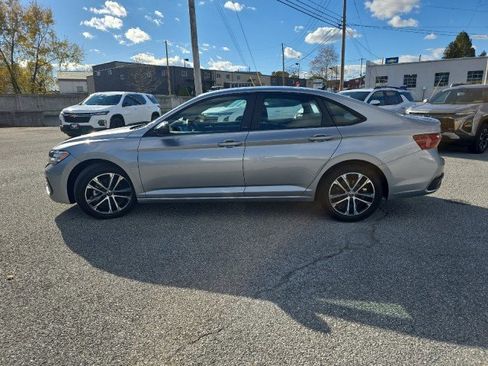Used 2024 Volkswagen Jetta Sport image 7