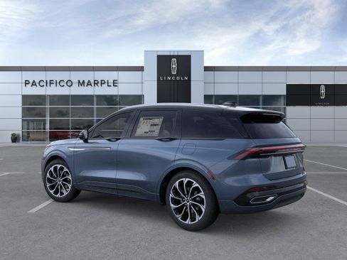 New 2026 Lincoln Nautilus Reserve image 4