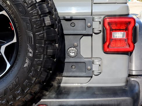 Used 2020 Jeep Wrangler Unlimited Rubicon w/ Quick Order Package 28Y Recon image 15