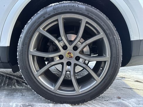 Certified 2019 Porsche Cayenne image 22
