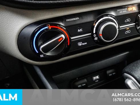 Used 2025 Kia Soul LX image 37