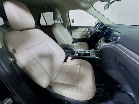 Used 2023 Ford Explorer XLT w/ Equipment Group 202A image 26