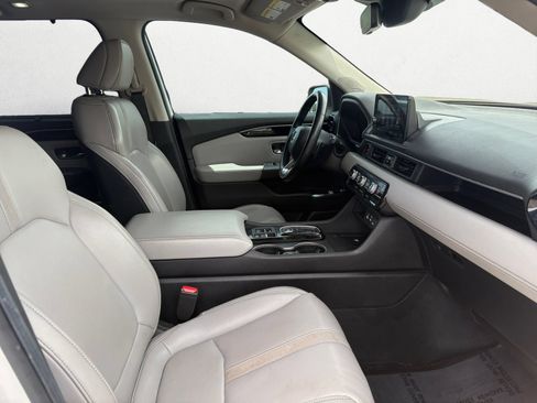 Used 2023 Honda Pilot Touring image 15