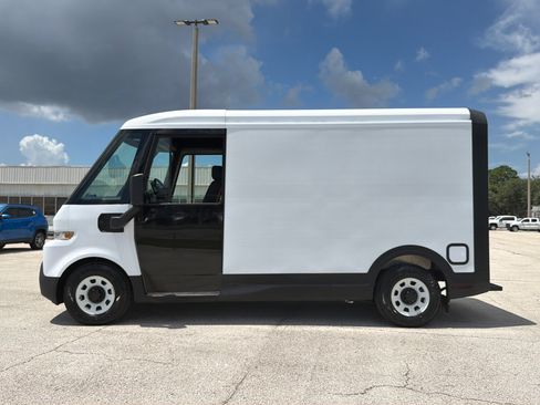 Used 2024 Chevrolet Brightdrop 400 w/ Commercial Equipment Package AWD/4WD image 3