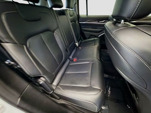 Used 2022 Jeep Grand Cherokee Limited AWD/4WD image 14
