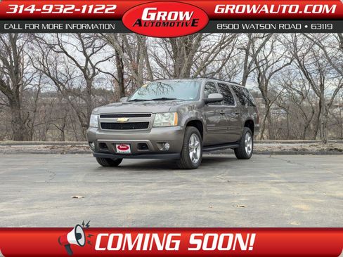 Used 2011 Chevrolet Suburban LT w/ Luxury Package image 1