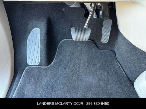 Used 2024 Chrysler Pacifica Touring-L image 25