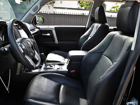 Used 2022 Toyota 4Runner Limited RWD image 15