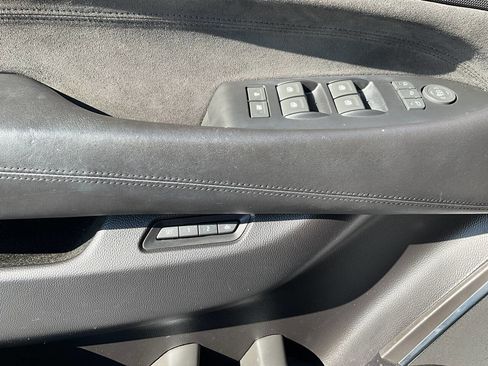 Used 2017 Cadillac Escalade ESV Platinum image 30