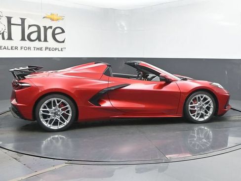 New 2027 Chevrolet Corvette Stingray Convertible w/ Stealth Interior Trim Package RWD image 17