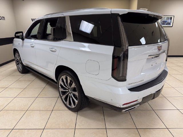 Used 2026 Cadillac Escalade Platinum Luxury w/ LPO, Floor Liner Package AWD/4WD image 4