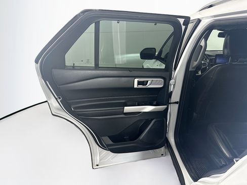 Used 2022 Ford Explorer Limited RWD image 26