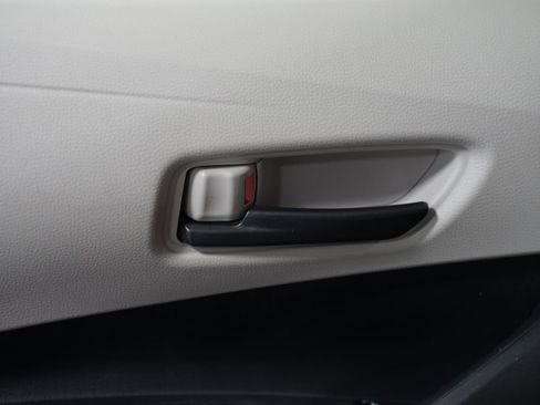 Certified 2022 Toyota Corolla LE image 31