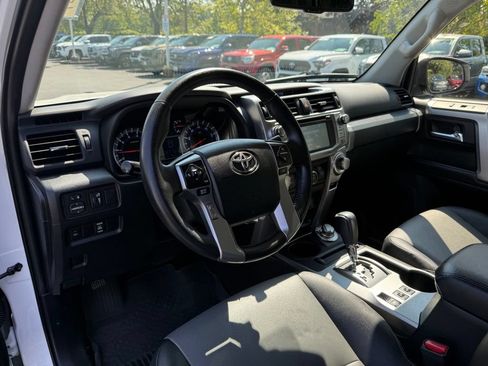 Used 2016 Toyota 4Runner SR5 Premium AWD/4WD image 13