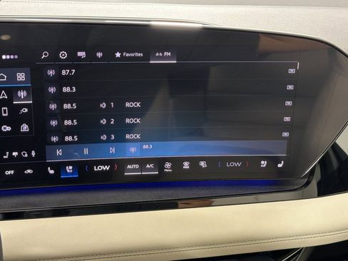 Certified 2025 Audi Q6 e-tron Premium Plus w/ Premium Plus image 17