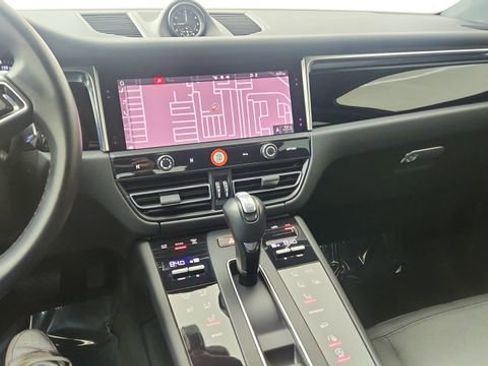 Used 2024 Porsche Macan image 43
