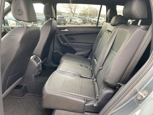 Used 2020 Volkswagen Tiguan SE R-Line image 9