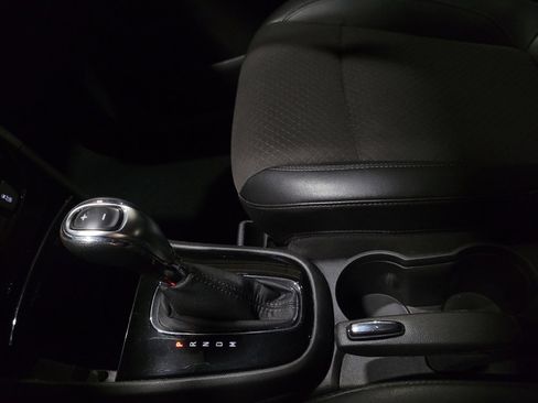 Used 2020 Buick Encore Sport Touring image 26