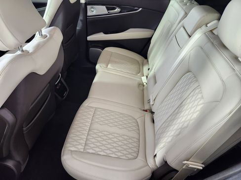 Used 2022 Lincoln Nautilus Black Label w/ Class II Trailer Tow Package image 14