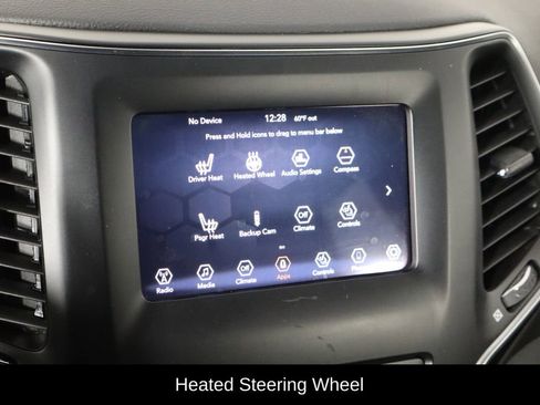 Used 2019 Jeep Cherokee Latitude Plus w/ Comfort/Convenience Group image 32