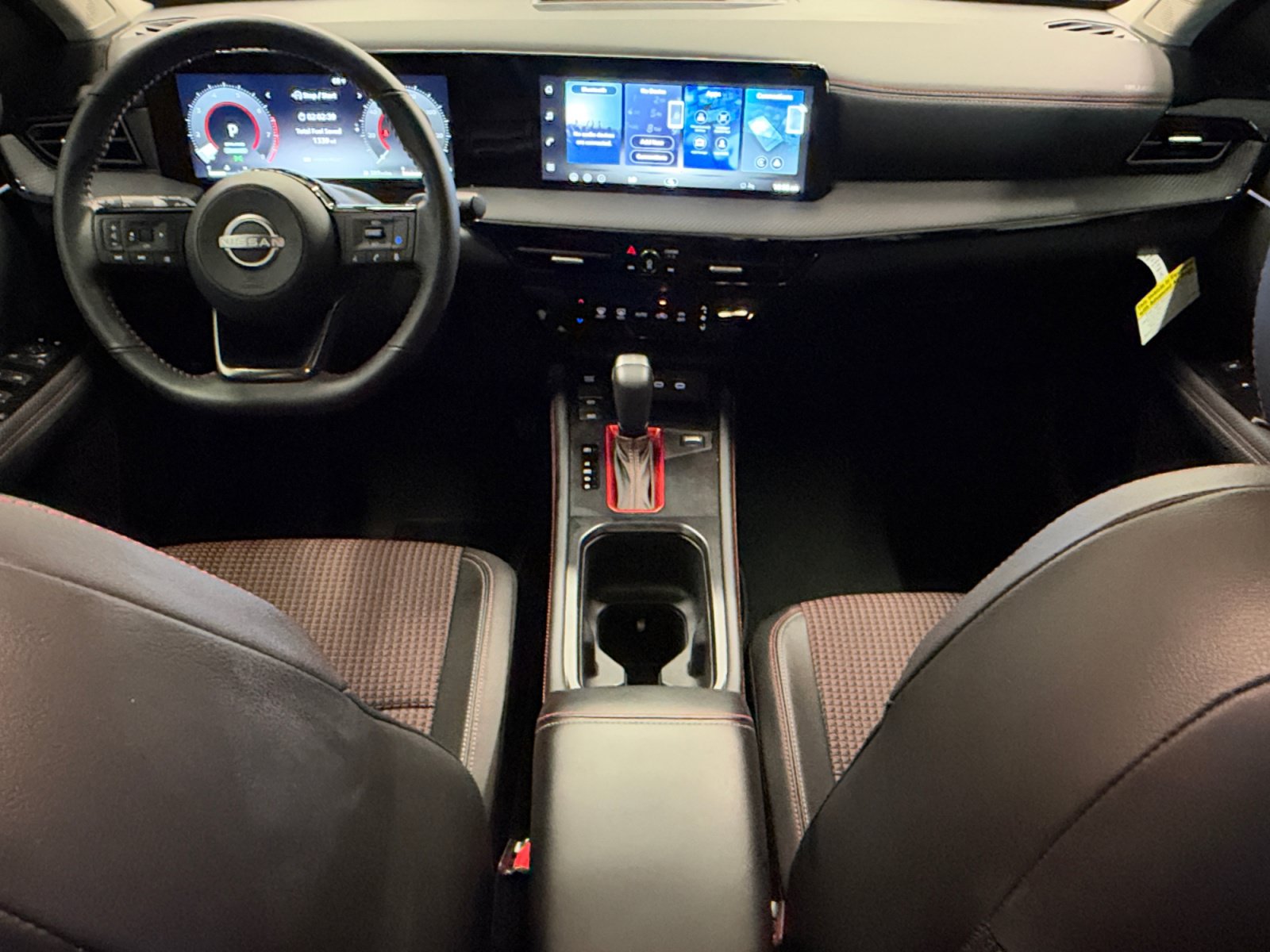 Used 2026 Nissan Kicks SR FWD image 3