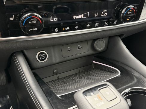 Used 2023 Nissan Rogue Platinum FWD image 22