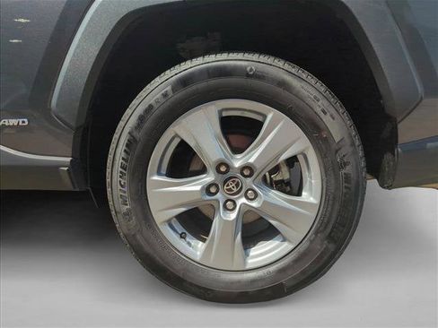 Used 2025 Toyota RAV4 LE AWD/4WD image 9