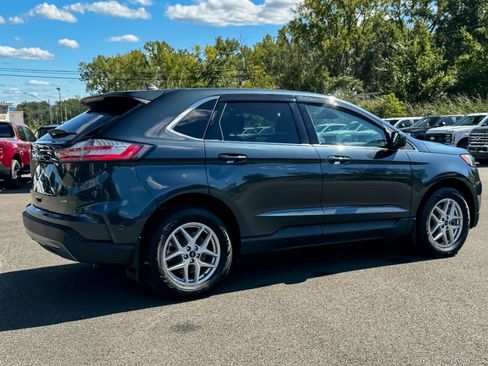 Used 2022 Ford Edge SEL w/ Convenience Package AWD/4WD image 3