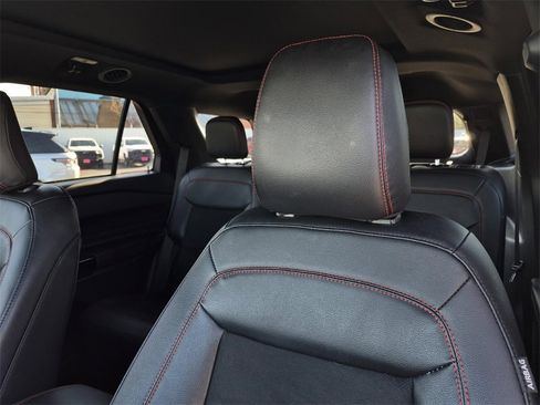 Used 2023 Ford Explorer ST-Line w/ Class IV Trailer Tow Package image 32