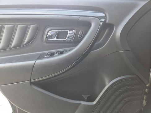 Used 2018 Ford Taurus SHO image 31