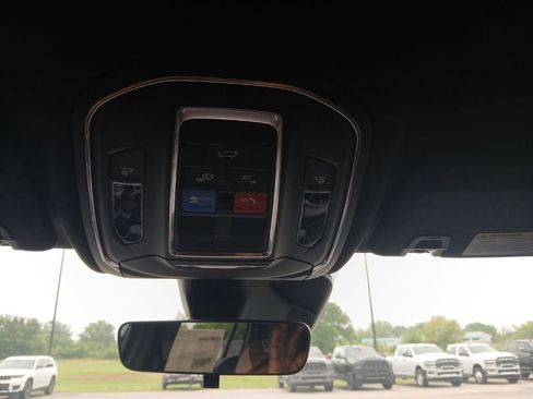 New 2026 Jeep Grand Cherokee Altitude image 17