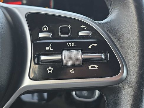 Used 2021 Mercedes-Benz GLA 250 4MATIC w/ Premium Package image 27