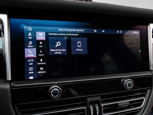 Used 2024 Porsche Macan image 30