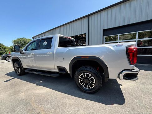 Used 2020 GMC Sierra 2500 SLE w/ SLE Value Package; AWD/4WD image 7