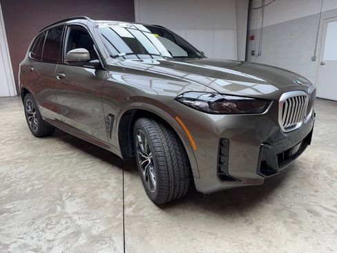 Certified 2024 BMW X5 xDrive40i w/ M Sport Package image 7