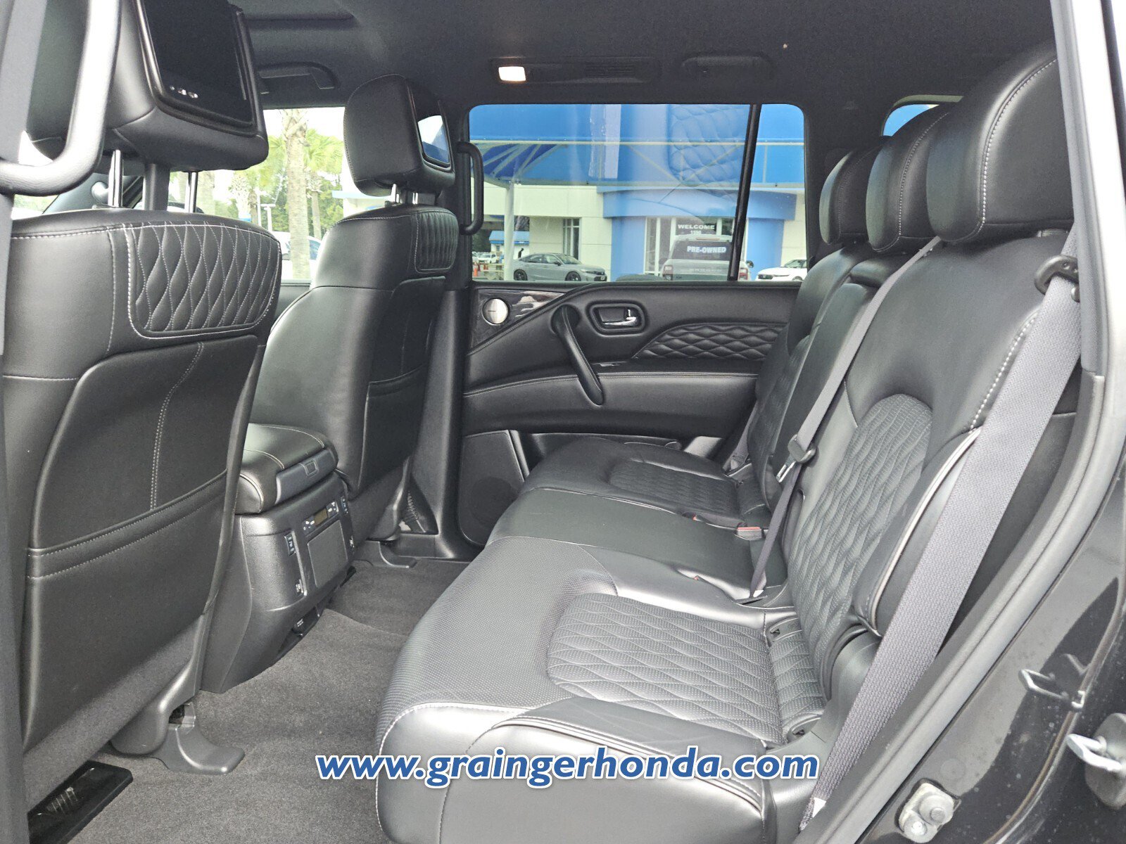 Used 2022 INFINITI QX80 Sensory w/ Cargo Package AWD/4WD image 11