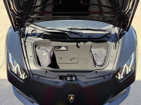 Used 2021 Lamborghini Huracan EVO RWD image 36