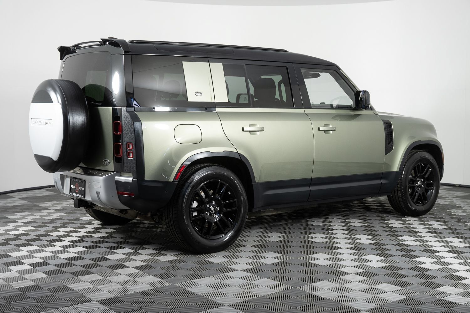 Used 2020 Land Rover Defender 110 S AWD/4WD image 8