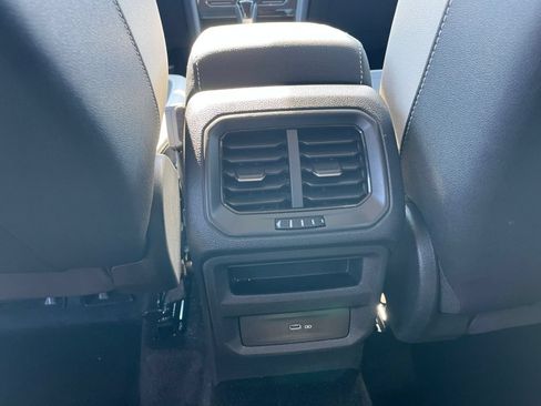 Used 2025 Volkswagen Taos SE FWD image 23
