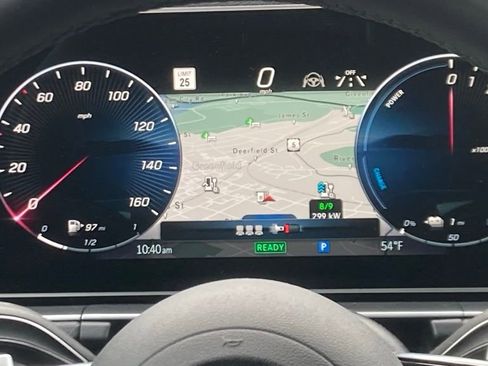 Used 2025 Mercedes-Benz GLE 450e 4MATIC image 9